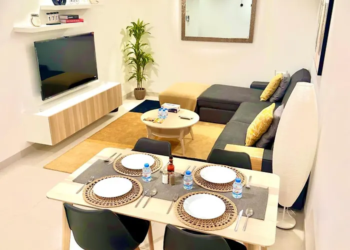Luxury Apartment Near The Beach